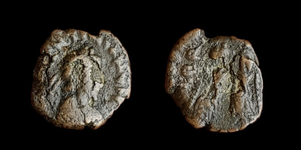 VALENTINIANO III 425-455d.C., AE Nummus, Roma